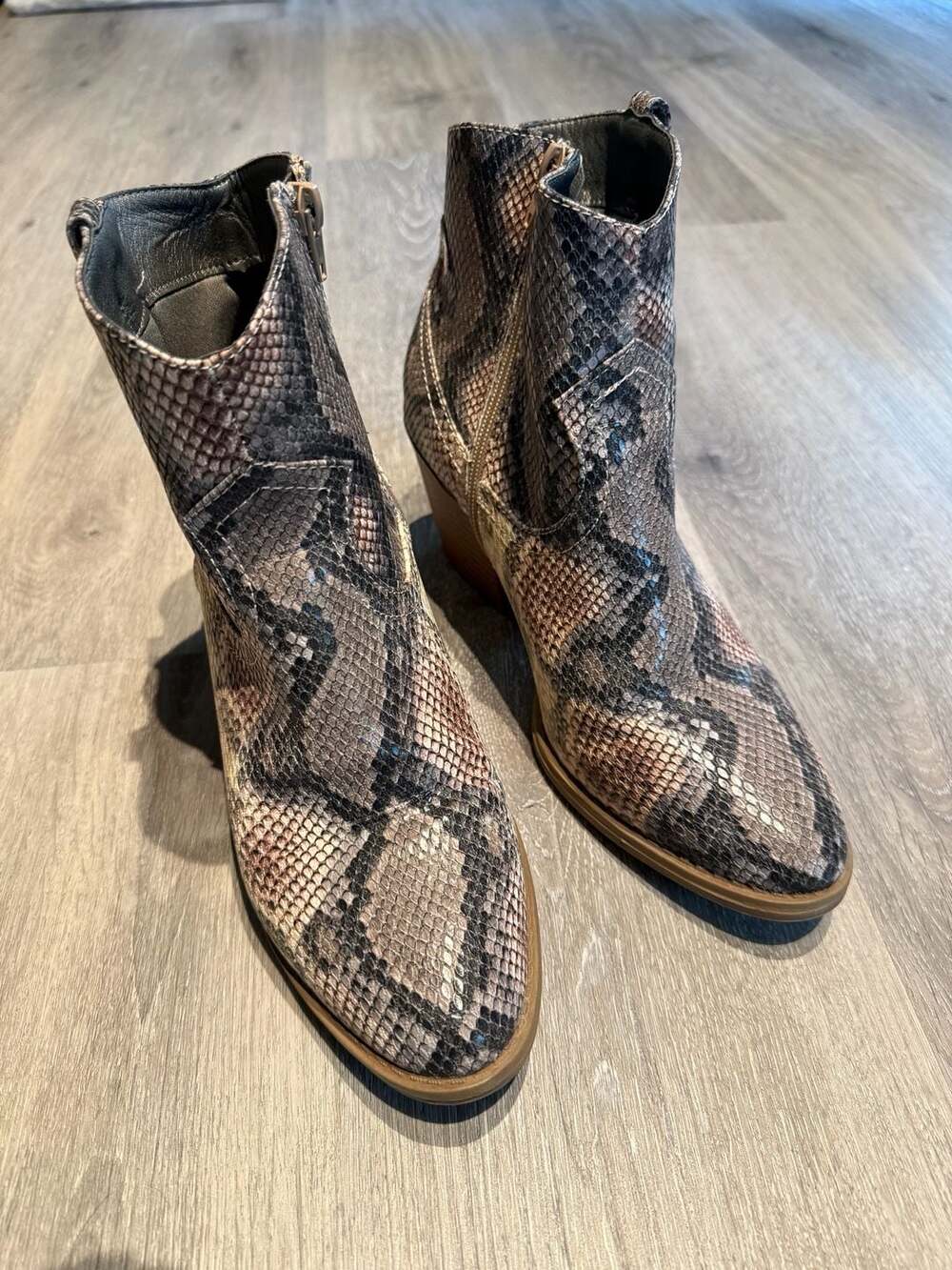Sugar Tarah Women's Snake Print Western Ankle Booties Size 9.5M